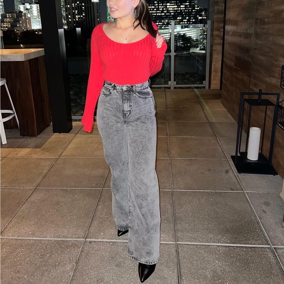 SOLD ๐๏ธ Red H&M Basic Ribbed Tee - Picture 7 of 7